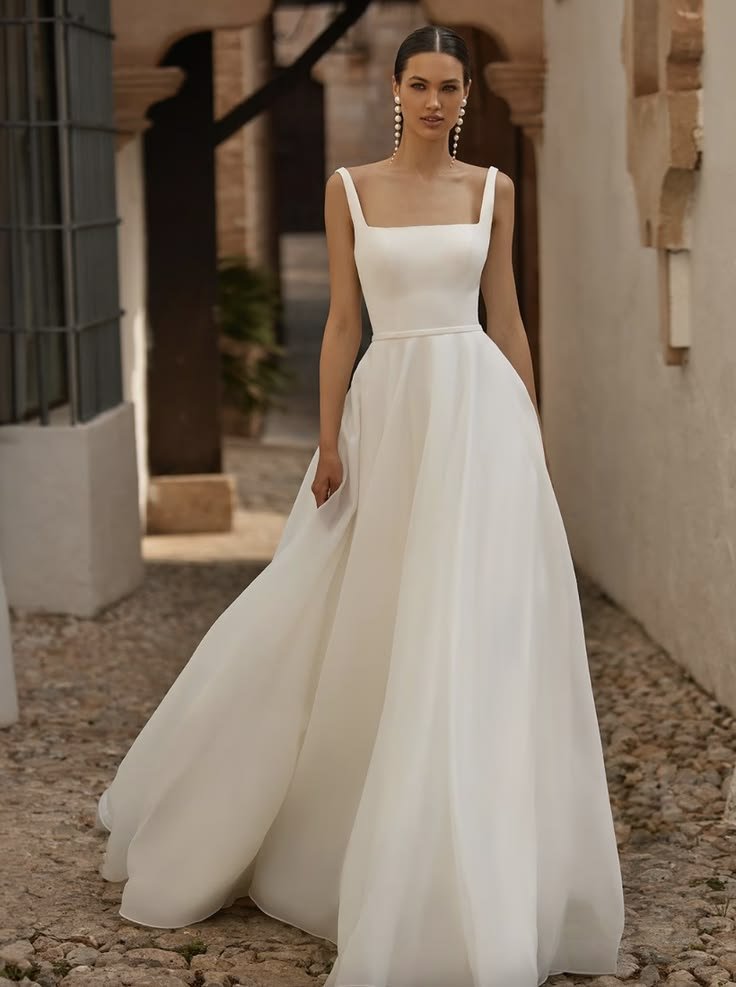 Chic Square Neck Modern Bridal Dress